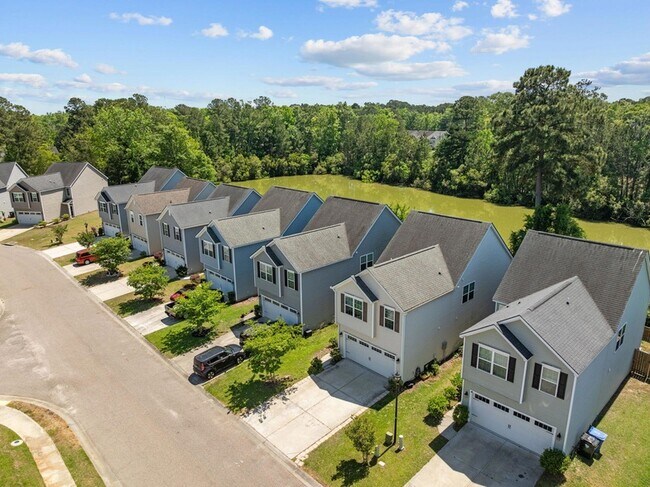 Building Photo - 8988 Cat Tail Pond Rd