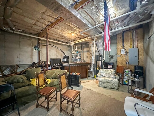 Building Photo - 77 Faywood Ave
