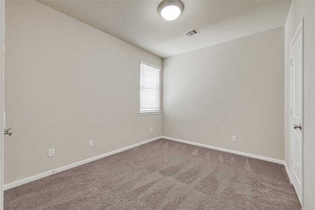 Building Photo - 16111 Rattlesnake Run Trail