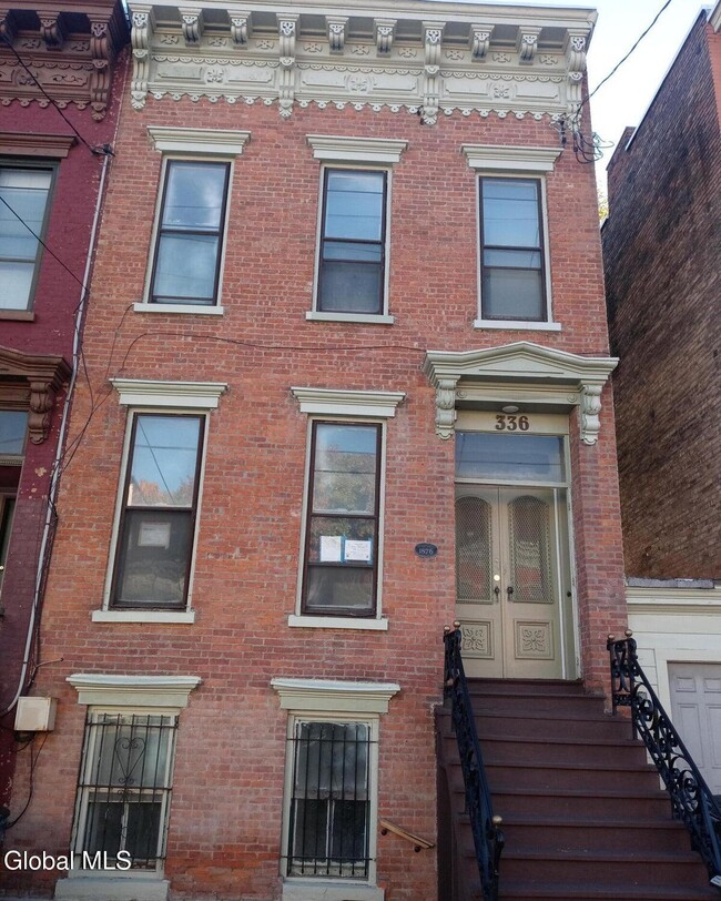Building Photo - 336 Clinton Ave