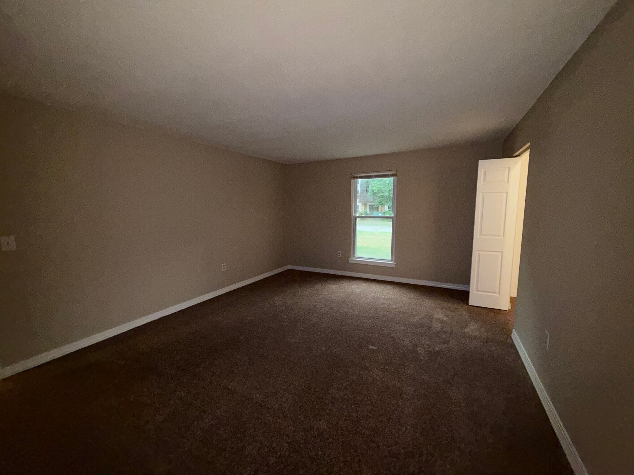 Building Photo - 14 Shadowbrook Ln