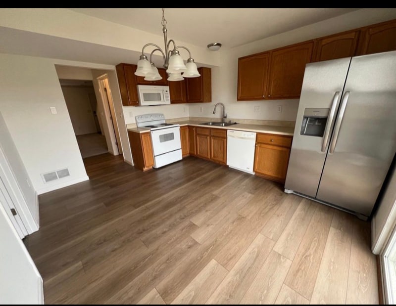 Building Photo - 823 Navajo Trail