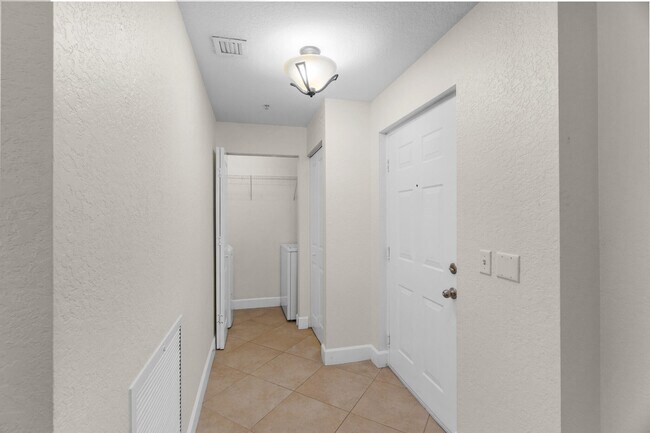Building Photo - 1108 Renaissance Way
