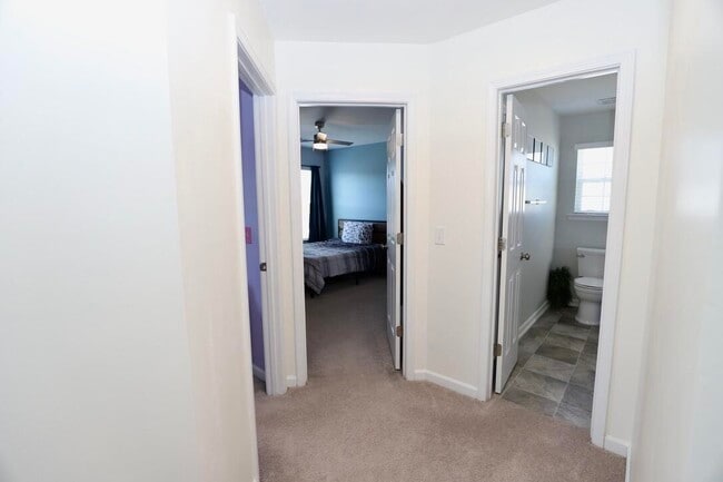 Building Photo - 3260 Matthews Dr