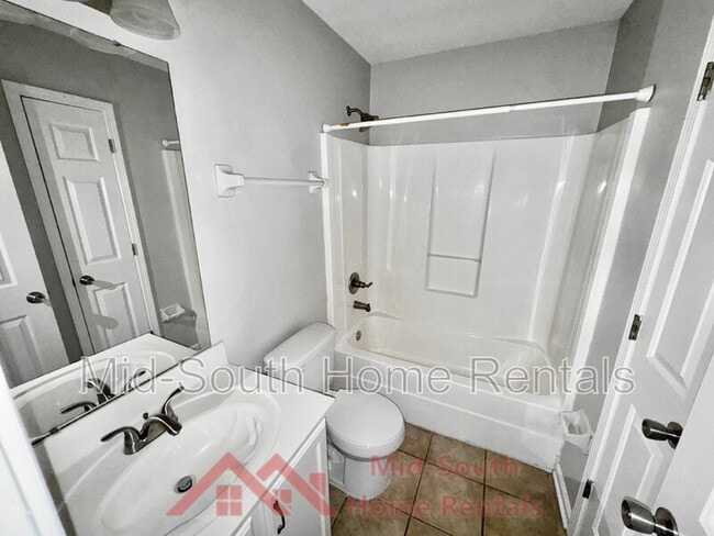Building Photo - 55 Oakridge Cove
