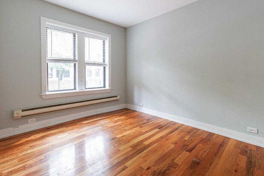 Building Photo - 3734 N Pine Grove Ave