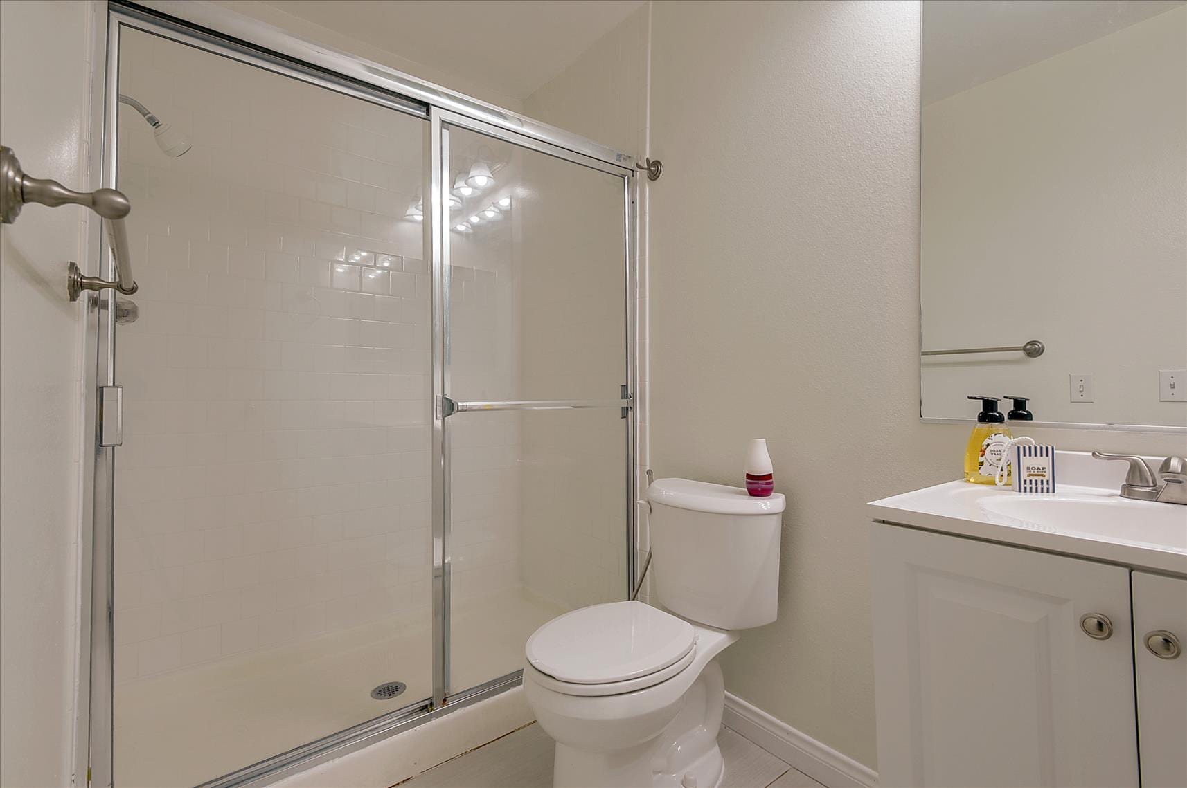 Building Photo - 1940 N Highland Ave