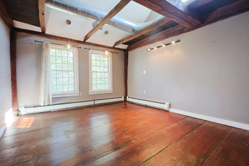 Building Photo - 144 Old Connecticut Path