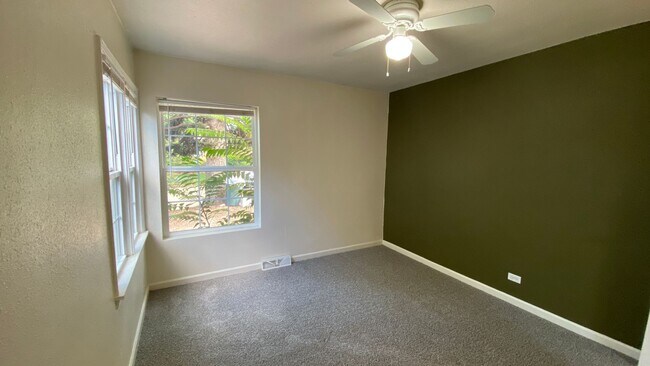 Building Photo - 4BD/1BA House with Fenced Yard – Walk to DU!