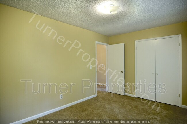 Building Photo - 121 Manorwood Ct