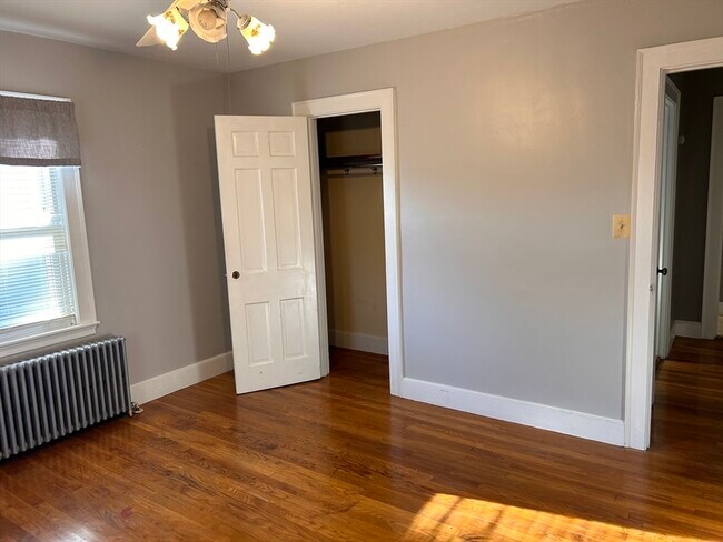 Building Photo - 24 Gilmore St