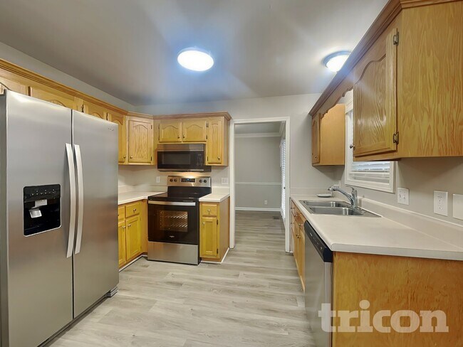 Building Photo - 155 Braxton Ln E