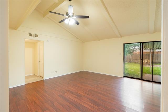 Building Photo - 510 Cranbrook Park