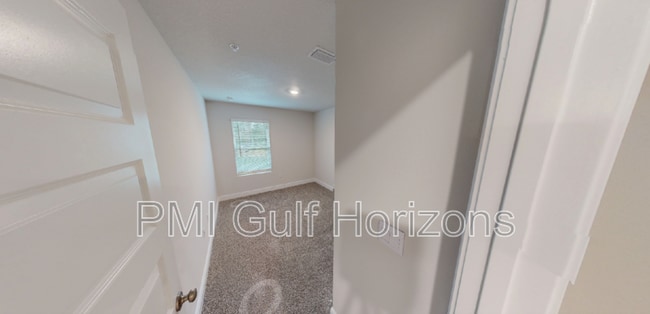 Building Photo - 710-E Giese Ln