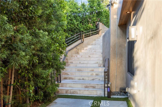 Building Photo - 4000 Bouquete St