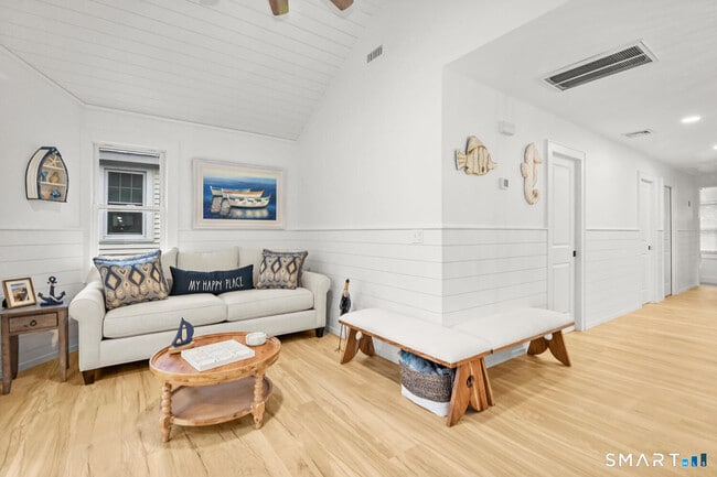 Building Photo - 17 W Orland St