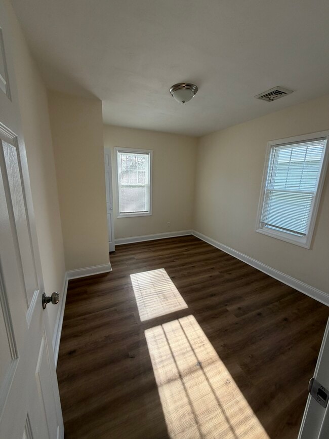 Building Photo - 1767 Hamilton Ave