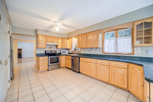 Building Photo - 16 Jmd Dr