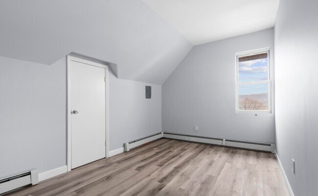 Building Photo - 104 Buena Vista Ave