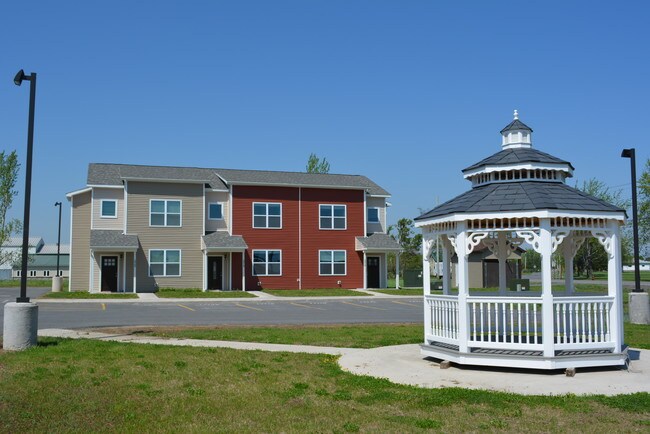 Building Photo - Emerald Acres II