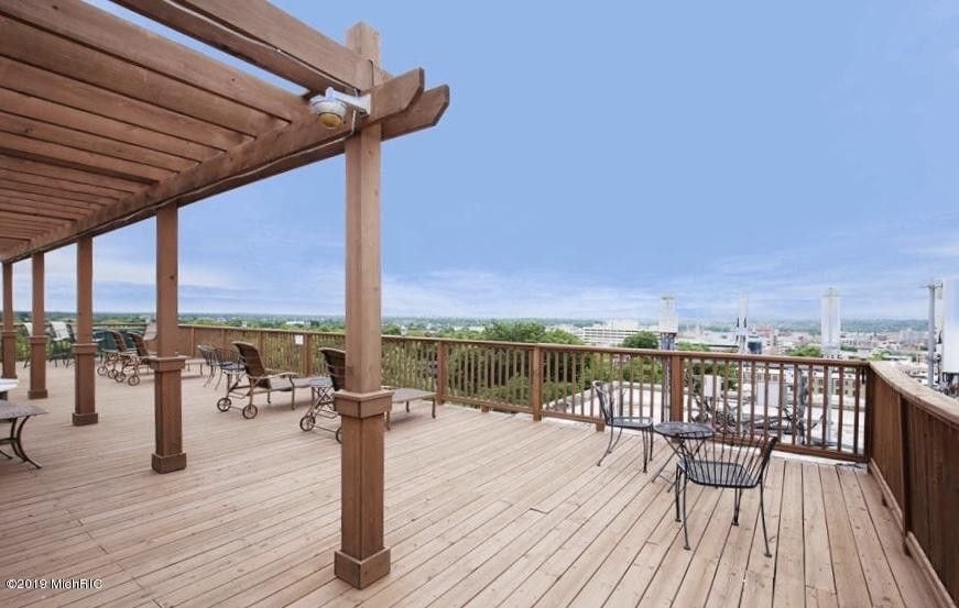 Building Photo - 505 Cherry St SE