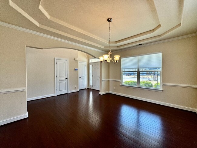 Building Photo - 4-Bedroom Home Ready 07-10-26!! Gourmet Kitchen - Fenced Backyard - Pet Friendly!