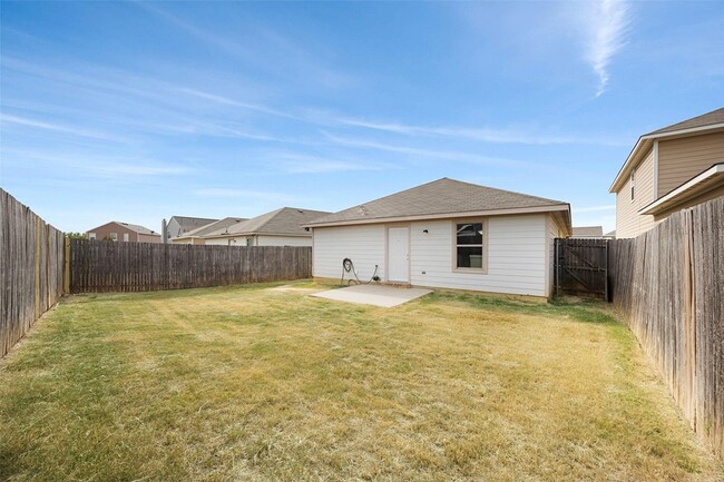 Building Photo - 1605 Village Park Trail