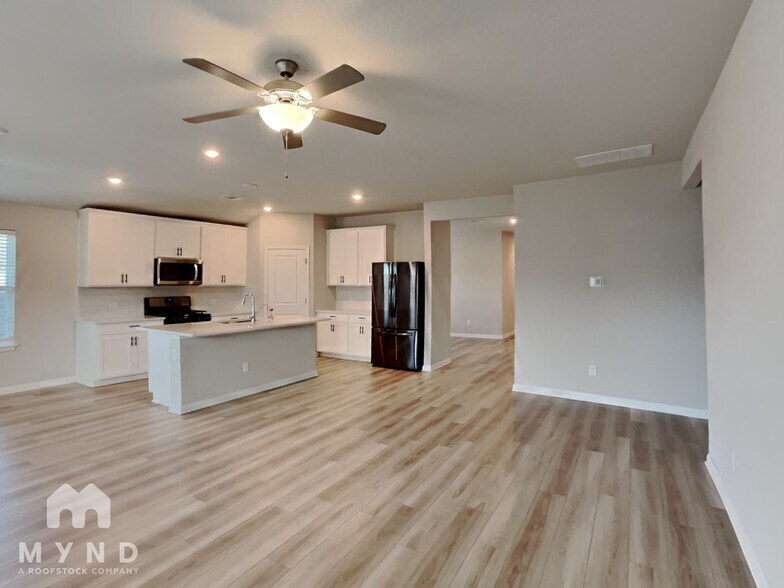 Building Photo - 100 Ostracoda Ln