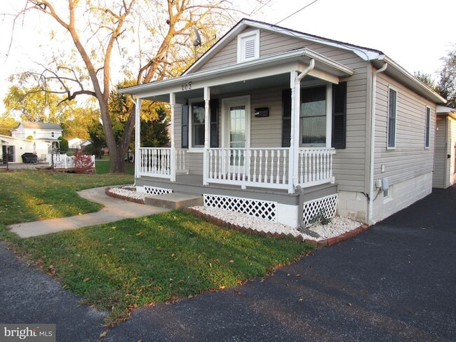 Primary Photo - 203 W 5th Ave