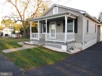 Building Photo - 203 W 5th Ave