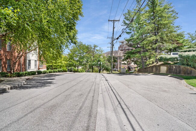 Building Photo - 3100 West End Cir