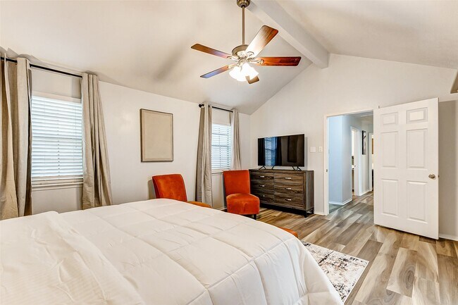 Building Photo - 92 N Deerfoot Cir