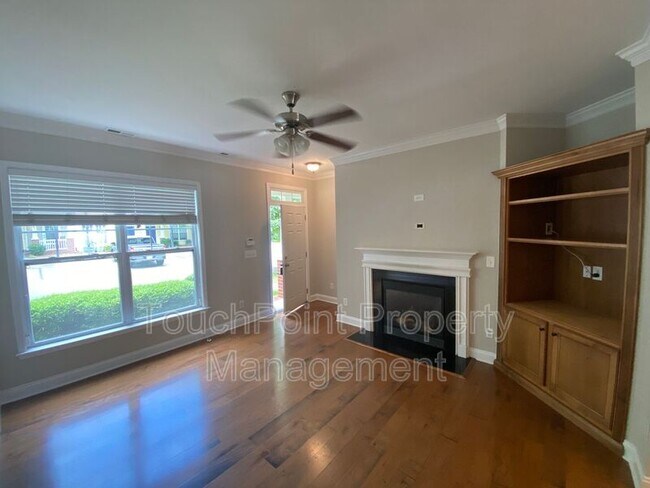 Building Photo - 252 Hurston Cir