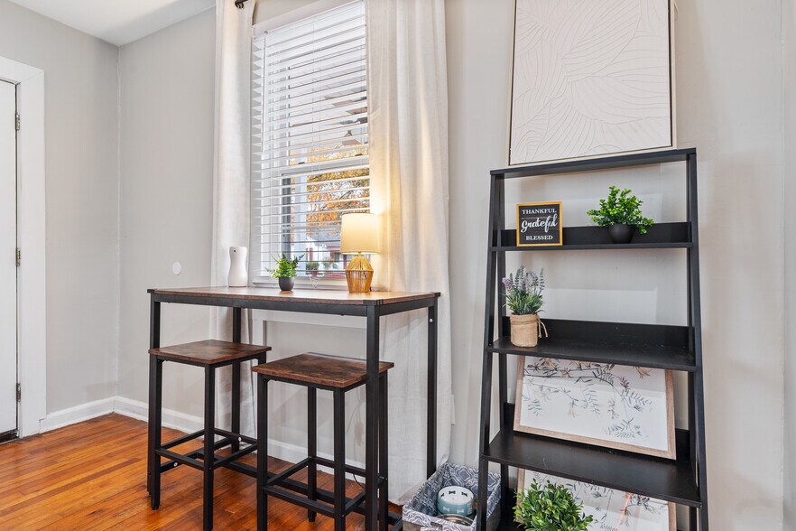 Building Photo - 400 Arbor St