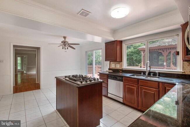 Building Photo - 13920 Wagon Way