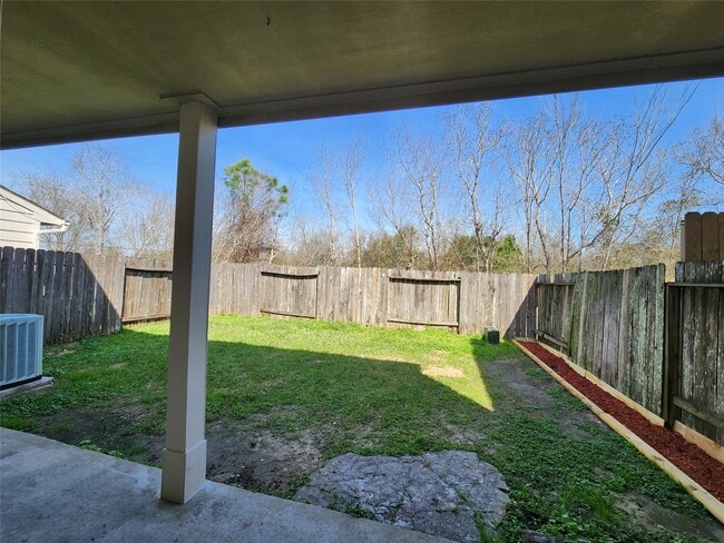 Building Photo - 11111 Valley Kings Dr