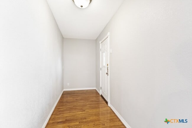 Building Photo - 704 Curtiss Ave