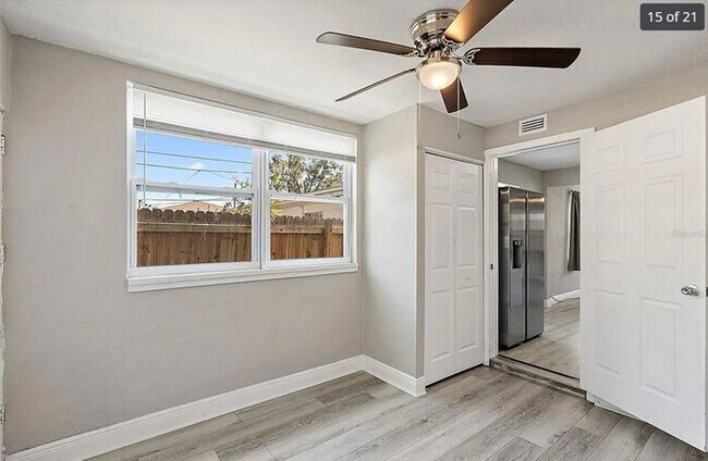 Building Photo - Home For Rent in St Petersburg!
