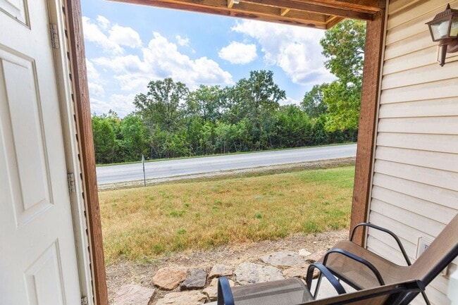 Building Photo - Beautifully Furnished with Modern Furnishings 2 bedroom 2 bath condo/apartment Branson, MO