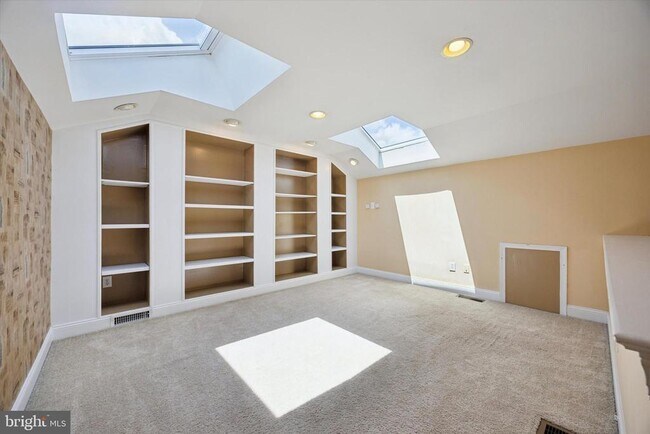Building Photo - 13 Ashtree Ln