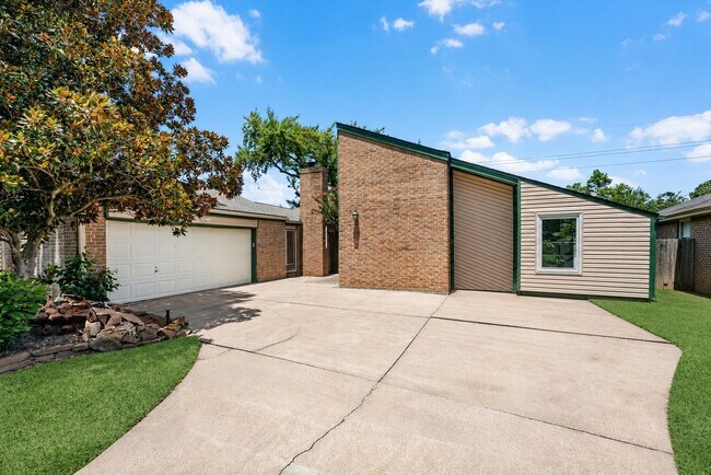 Building Photo - 9006 Donys Dr