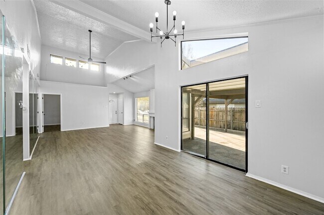 Building Photo - 522 Hunters Glen St