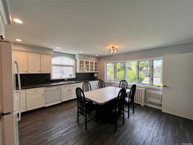 Building Photo - 3266 Brower Ave