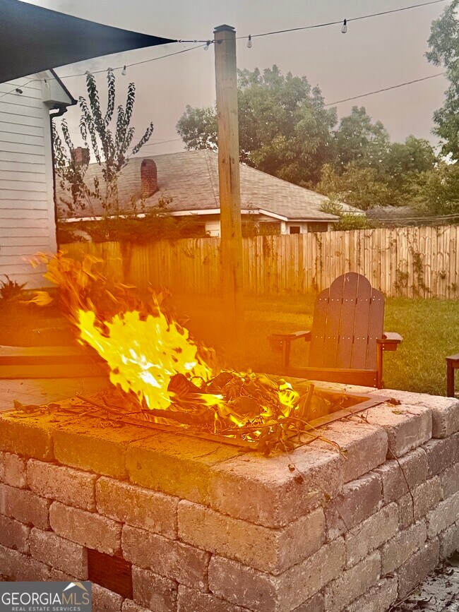 Building Photo - 1774 Vesta Ave