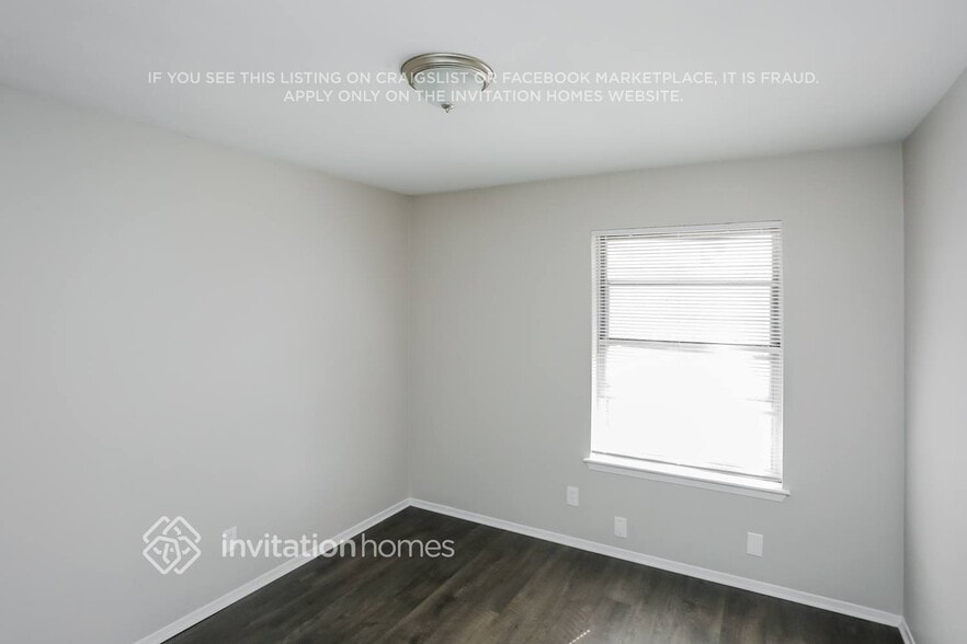 Building Photo - 215 Adams St