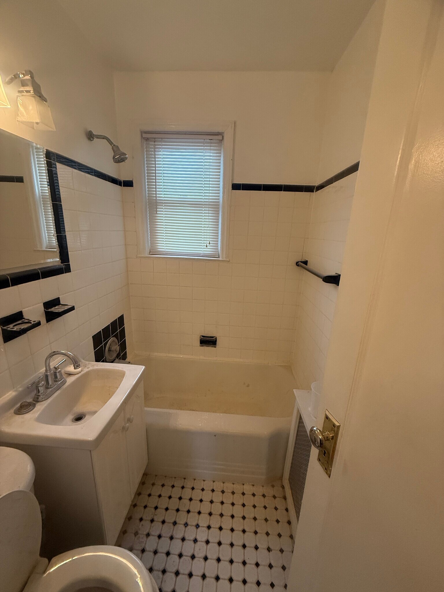 Building Photo - 101 N Waldinger St