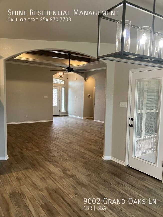 Building Photo - 9002 Grand Oaks Ln