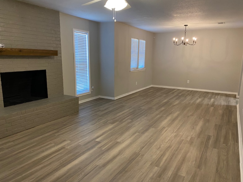 Building Photo - 4903 Sanderson Ln