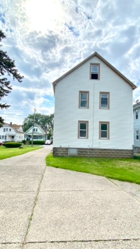 Building Photo - 43 Andrews Ave