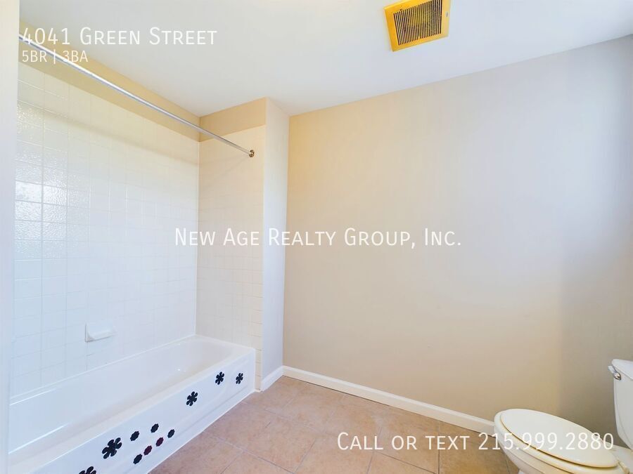 Building Photo - 4041 Green St